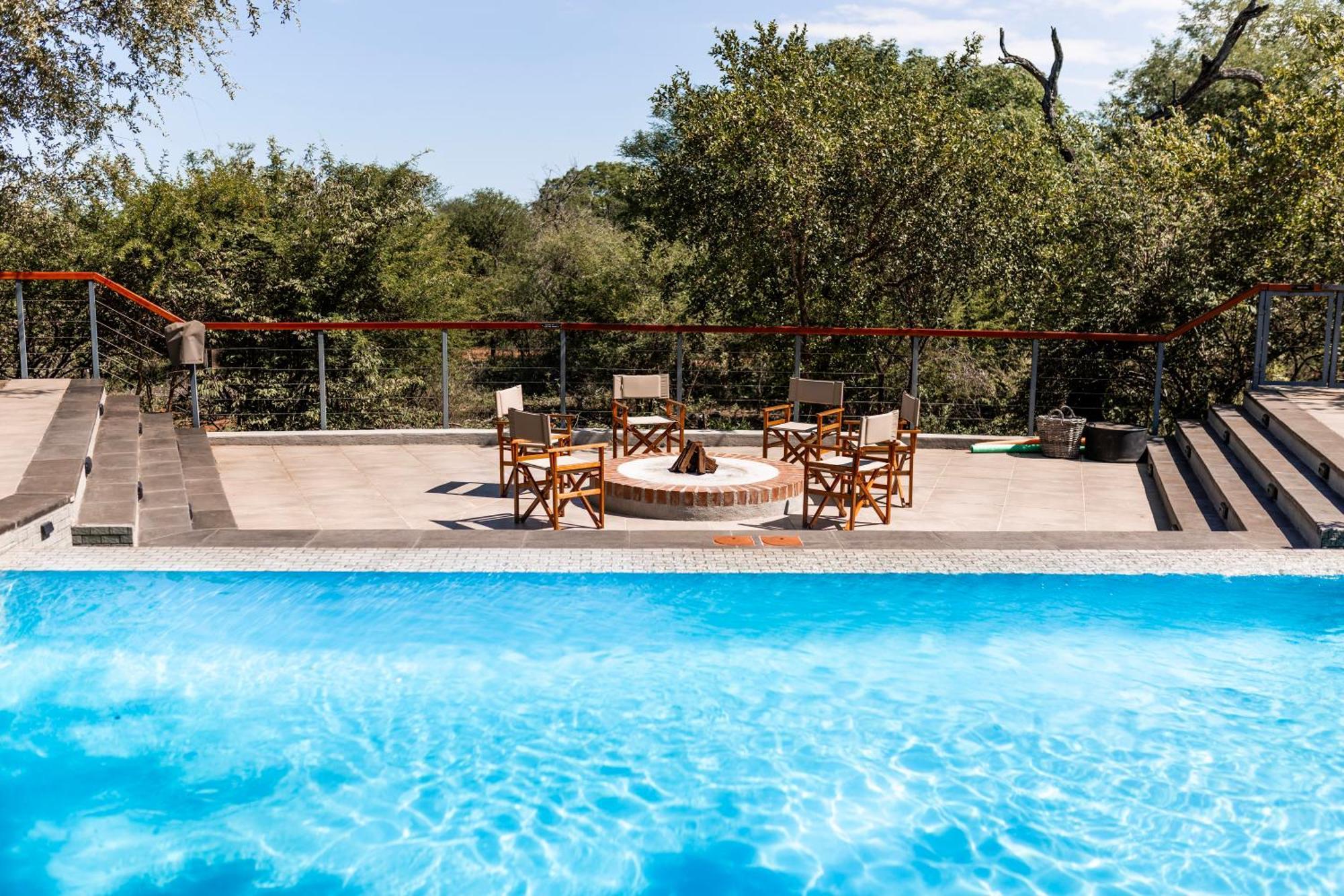 Little Kubu Lodge Hoedspruit Exterior photo
